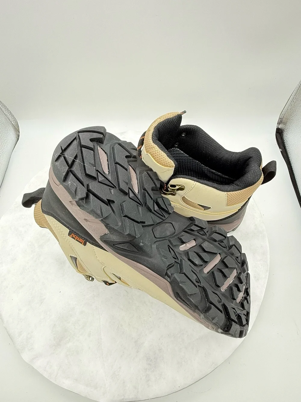 Jambu Men's Beige and Black Trail-Ready Hiking Boots Size 9